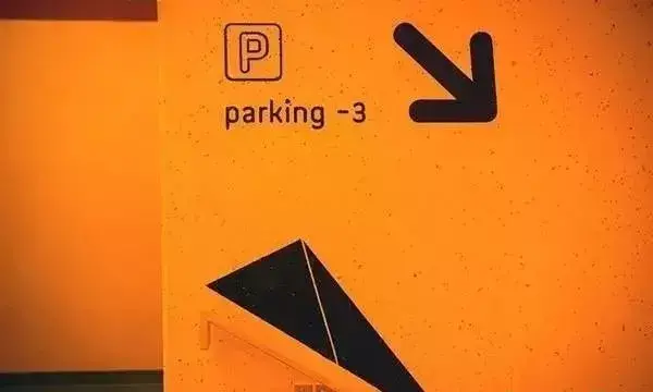 竟然能決斷業(yè)績(jī)！千萬請(qǐng)勿小看購物中心導(dǎo)視系統(tǒng)籌劃24