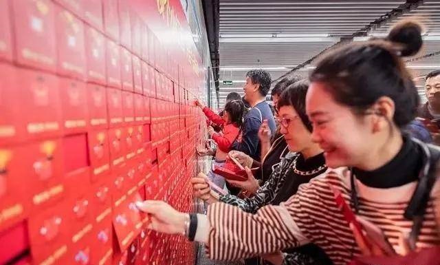 唯有這一些抓人眼球的室外標(biāo)識才配叫創(chuàng)意！廣告主也滿意4