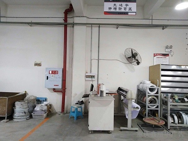 數(shù)控開(kāi)槽機(jī) 數(shù)控開(kāi)槽機(jī)