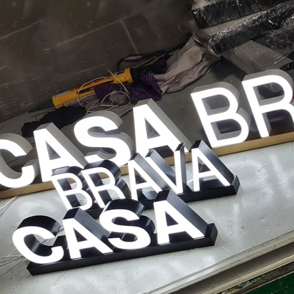 簡約鐵皮烤漆樹脂發(fā)光字 鐵皮烤漆樹脂發(fā)光字