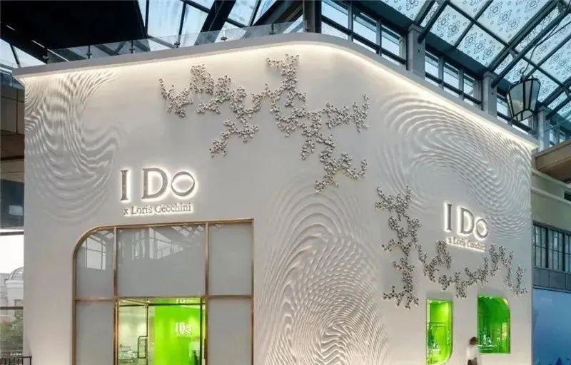 最“靚”的門楣廣告牌，發(fā)現(xiàn)第一款就愛了24