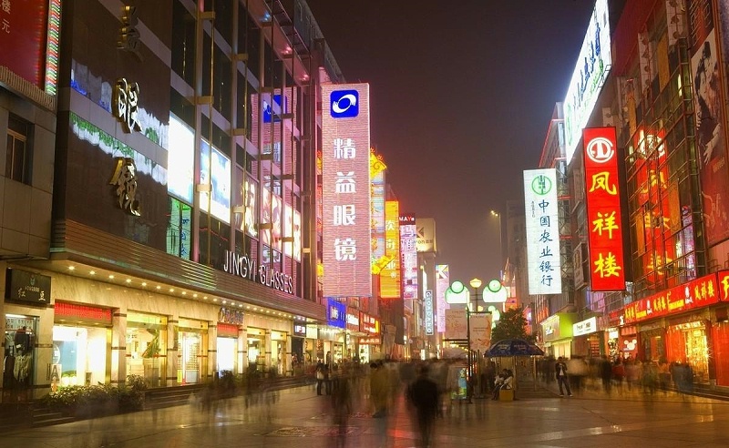 漫步街上，察覺(jué)商店標(biāo)識(shí)一成不變，統(tǒng)一式商鋪標(biāo)牌有需求嗎？7