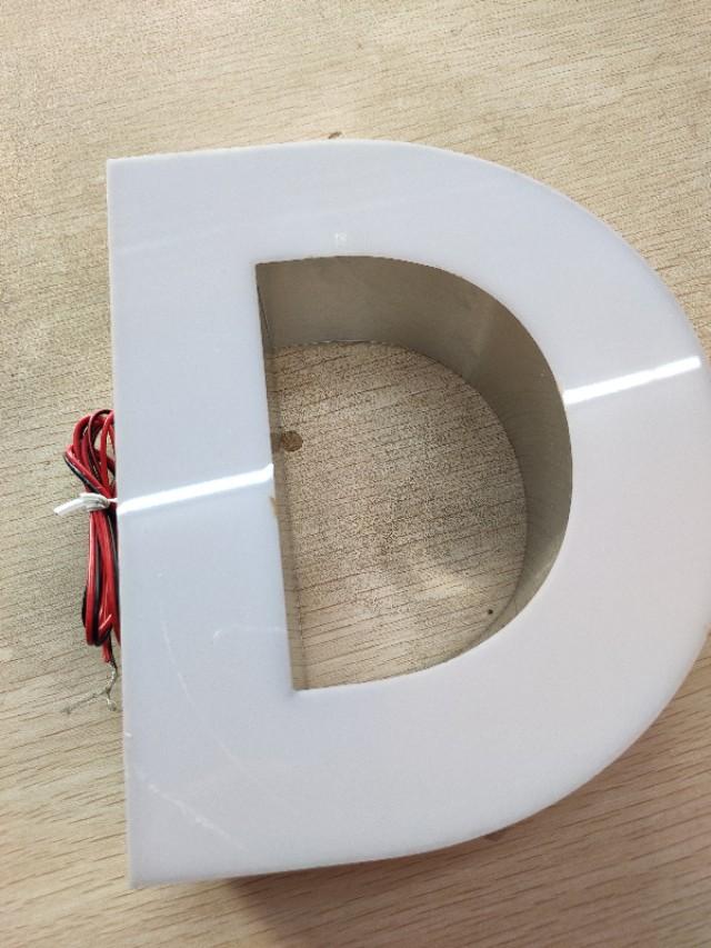 做廣告標(biāo)識(shí)，終究選用什么樣樣的發(fā)光字？4