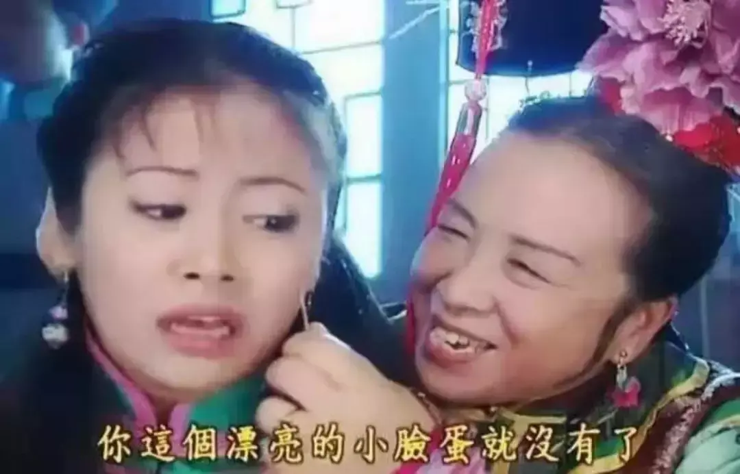 中國(guó)路邊的做廣告牌，我能笑一年8