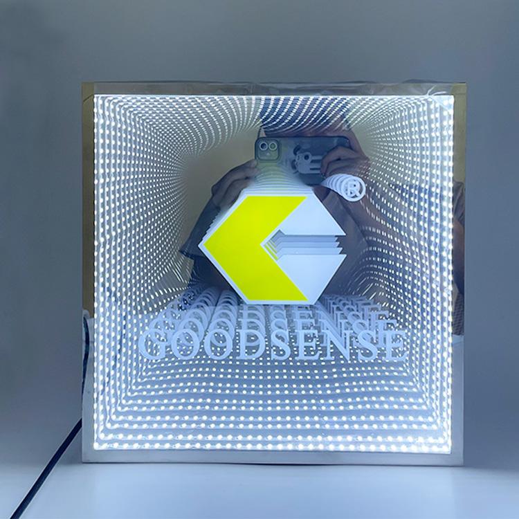 有了半透鏡，廣告鏤空燈箱也能享有立體感2