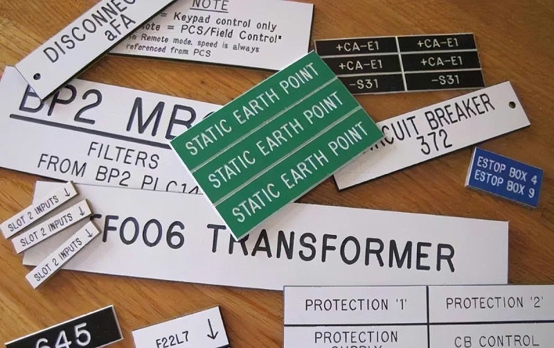 用PVC做的導(dǎo)視標(biāo)志，有創(chuàng)意