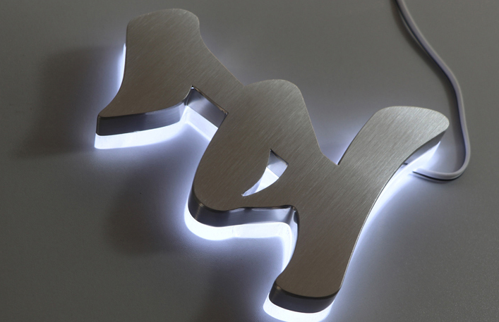 廣告牌發(fā)光字怎么選擇符合自己商店裝潢格調(diào)的光照色溫？9