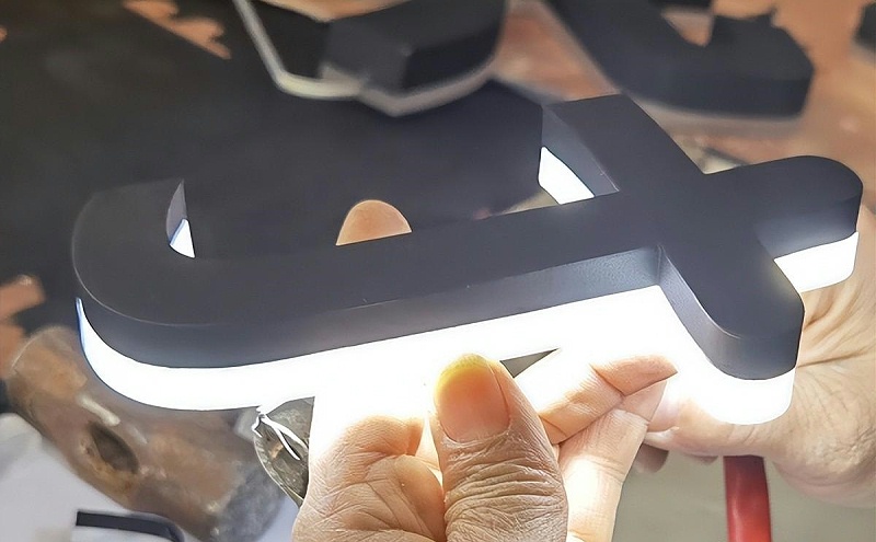 廣告牌及發(fā)光字究竟該怎樣報(bào)價(jià)呢？發(fā)光字報(bào)價(jià)多少才算恰當(dāng)呢？32