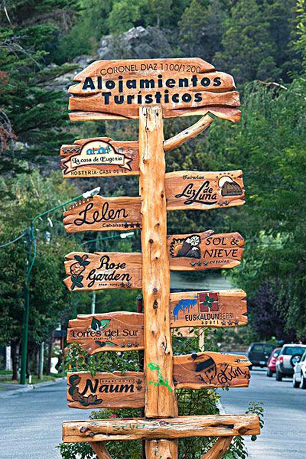 “旅游化”的LOGO系統(tǒng)，讓標(biāo)識(shí)牌作為景區(qū)里的特別景致9